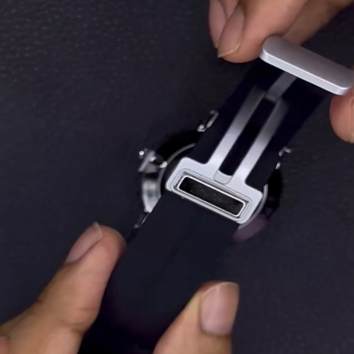 Universe Point Magnetic Lock Watch